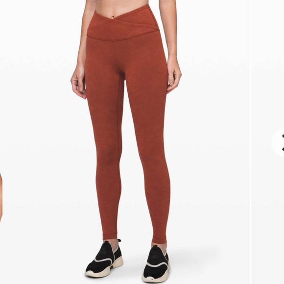 Lululemon Always On High-Rise Everlux 28"
In Sky Wash Rustic Clay Size 6 81 - Picture 5 of 7